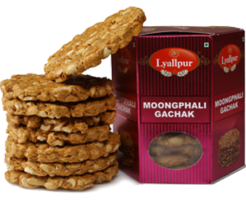 Lyallpur Moongphali Gachak 400g